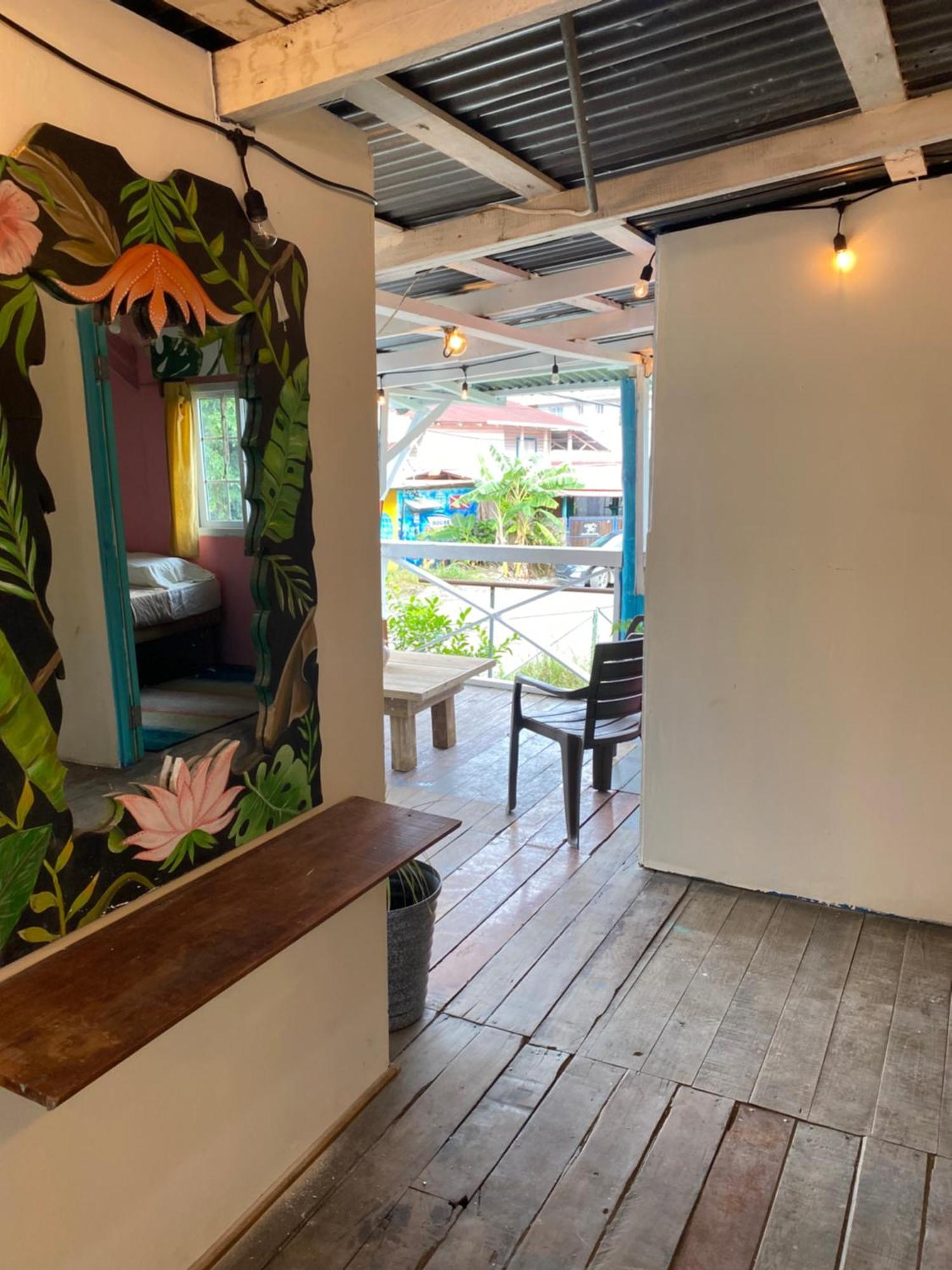 The Bocas Corner Hostel Bocas Town Bagian luar foto